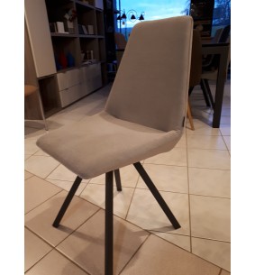 CHAISE ORU
